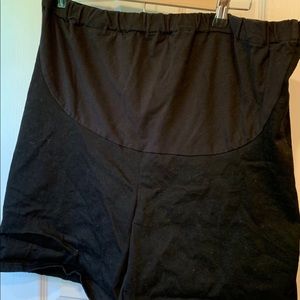 Maternity shorts
